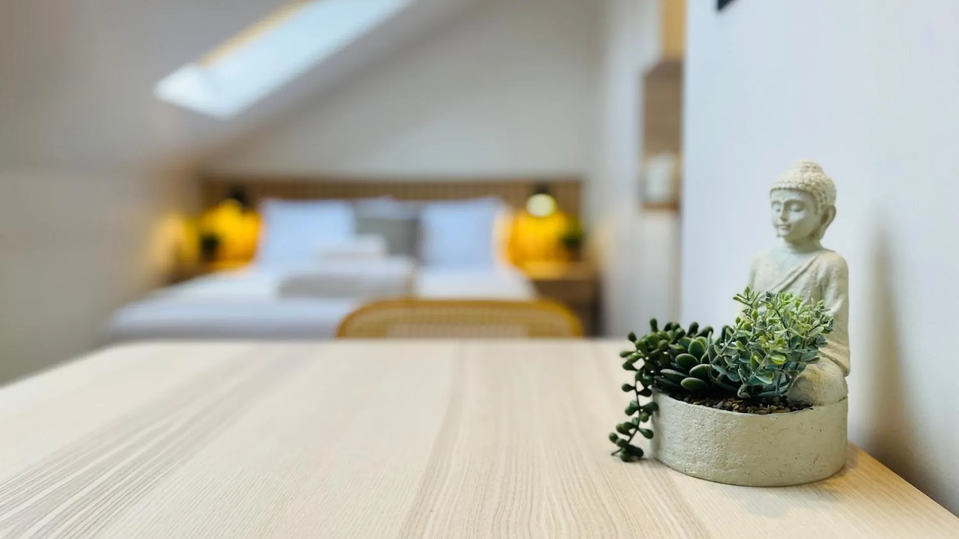 The Nook Londons Swanky Studio With Free Parking Homestay