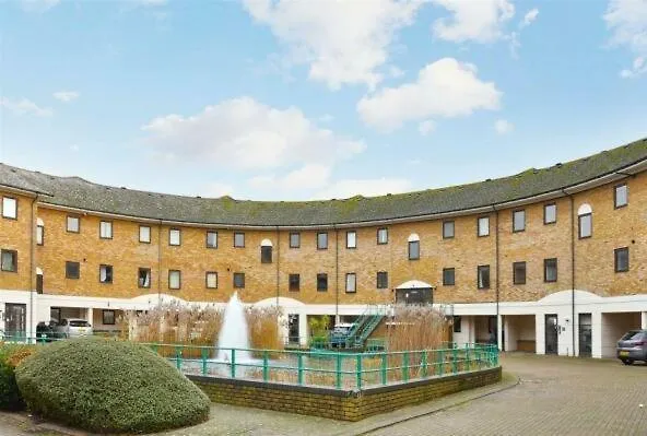 The Nook Londons Swanky Studio With Free Parking