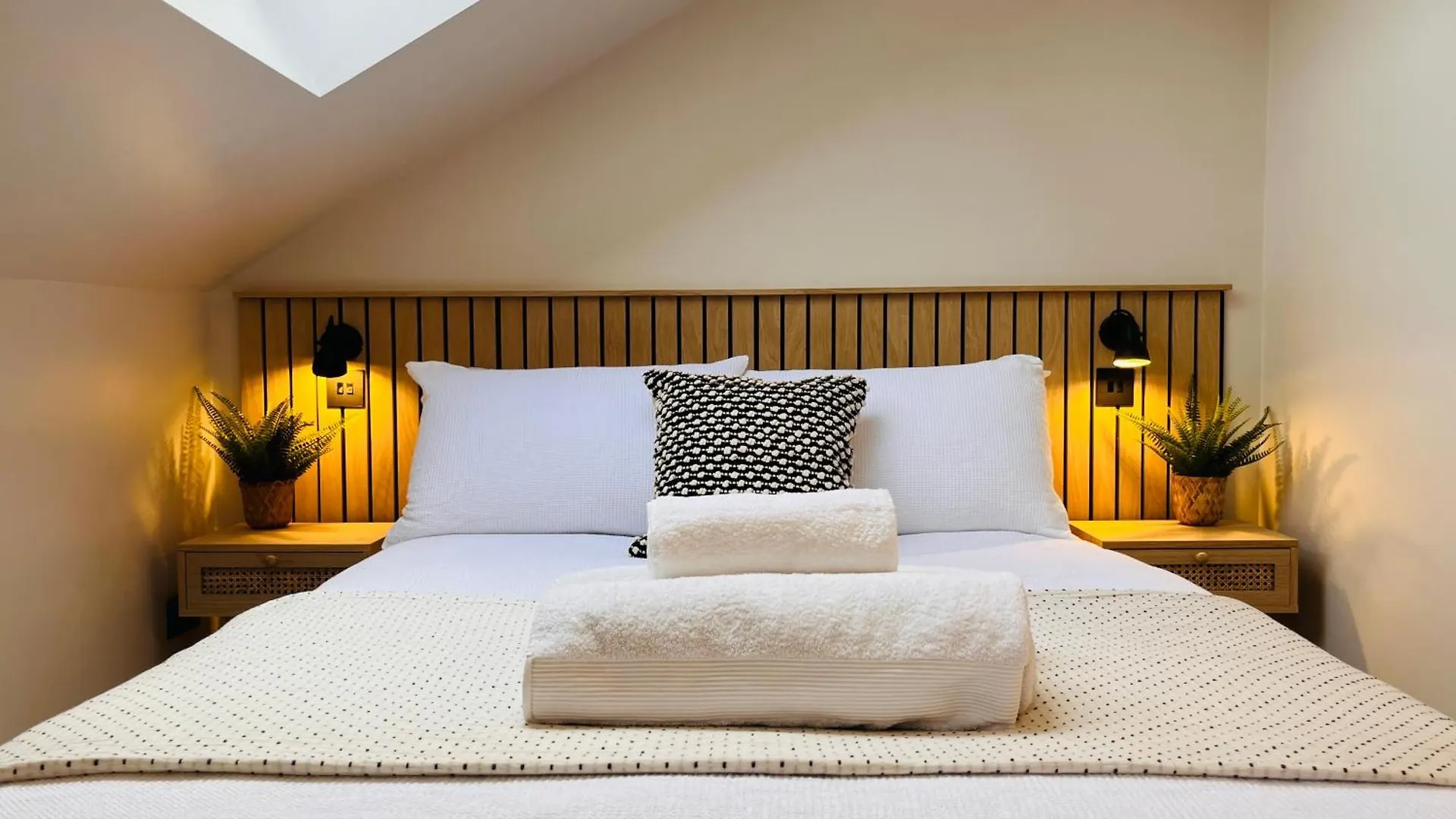 The Nook Londons Swanky Studio With Free Parking Homestay